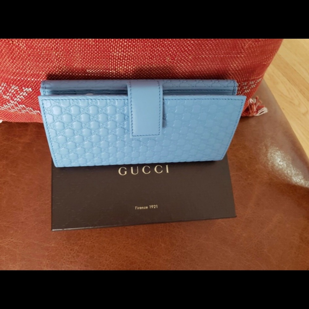 Sold...gucci women’s wallet light blue - Picture 3 of 6